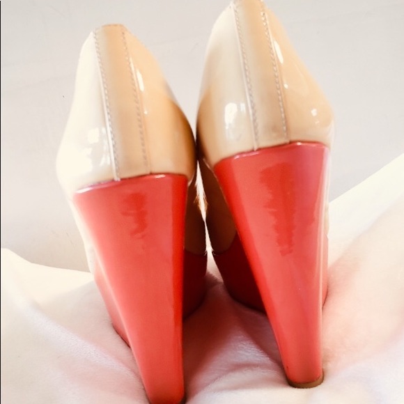 VINCE CUMOTO Cream & Orange High Heel Platform - Picture 2 of 8